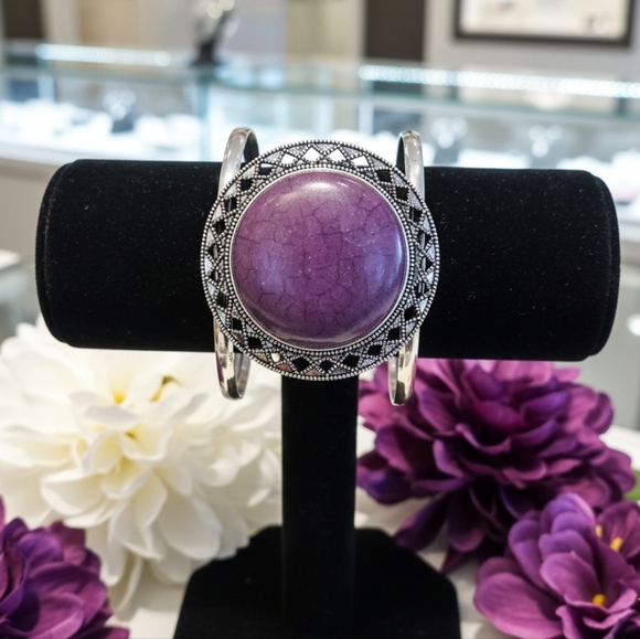 Cuff Bracelet - Picture 3 of 11